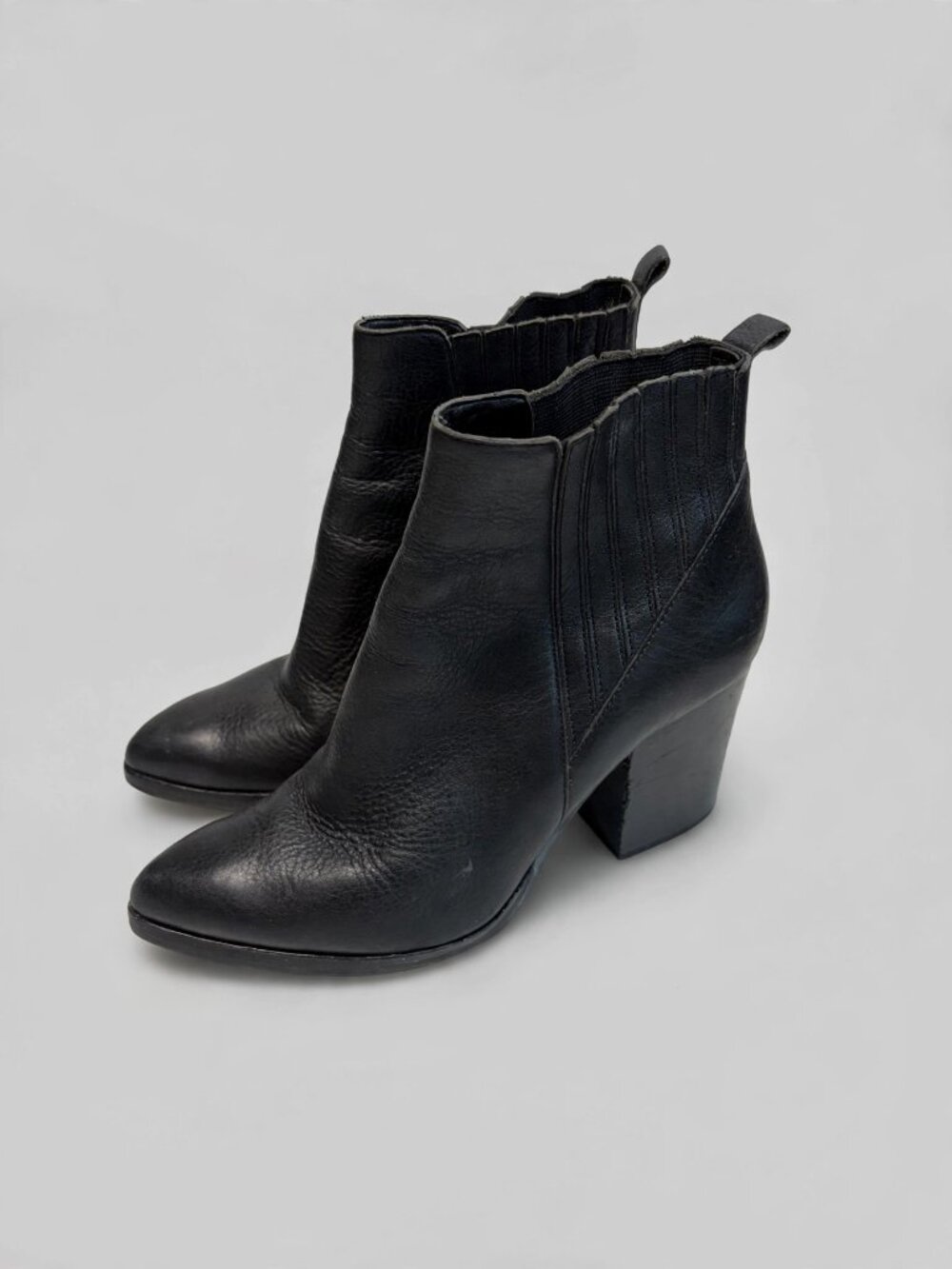Marc Fisher LTD Black Leather Block Heel Ankle Boots – Women's US 7.5